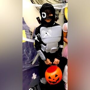 Futrure Warfare Stealth Ninja Child Costume Medium 8-10 yrs